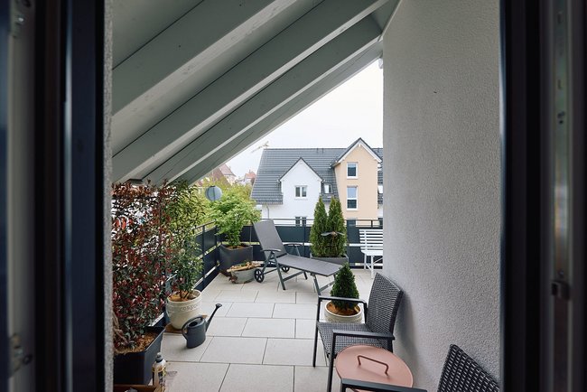 Balkon, teilweise überdacht 