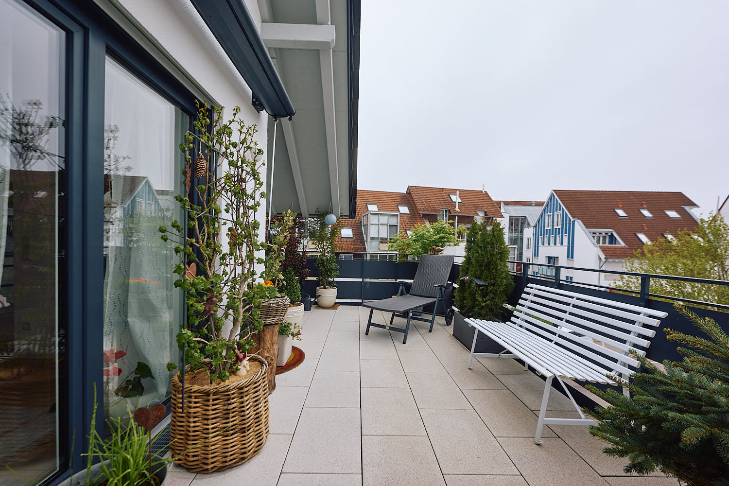 Ihr neuer Lieblingsplatz im Freien - großzügiger Balkon 